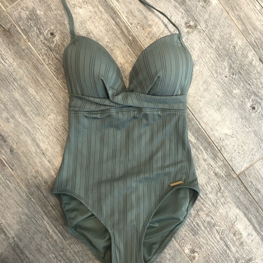 Vince Camuto swim
